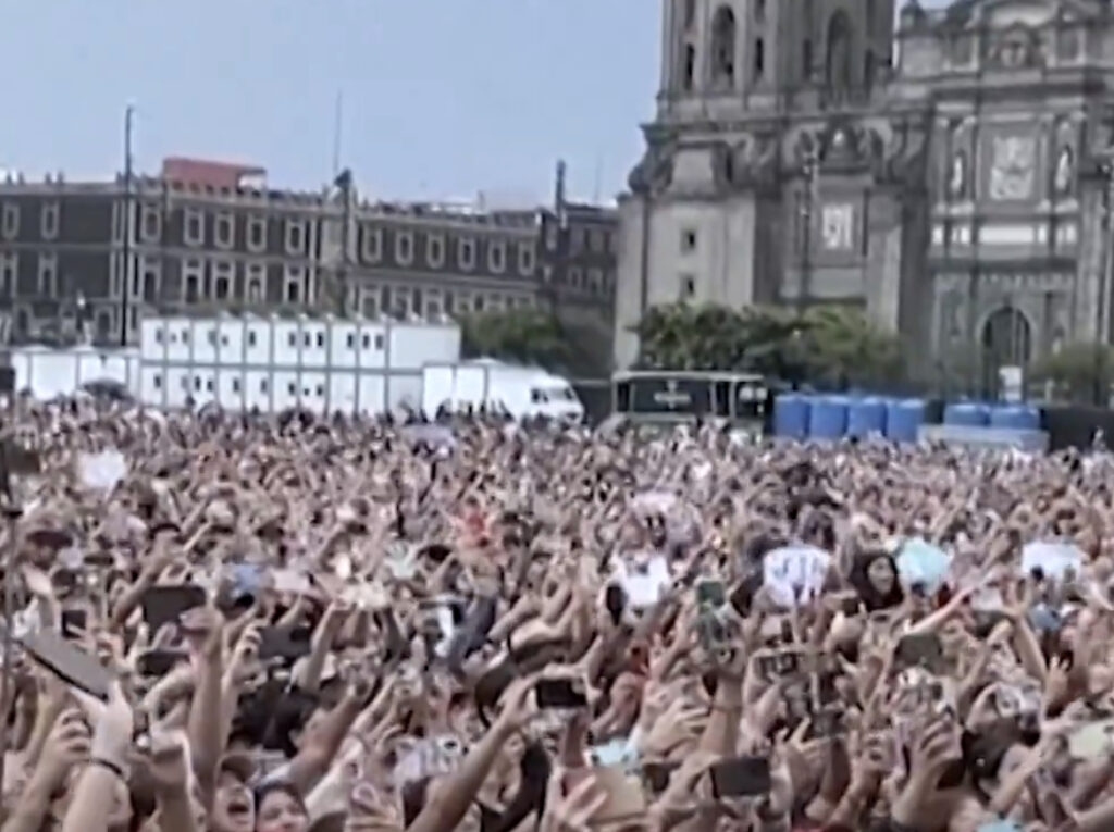 Fans, K-pop group, South Korea