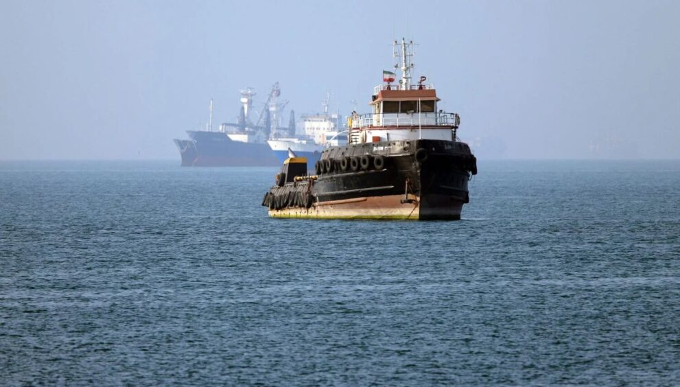 Iran, Strait of Hormuz, Guide Ships