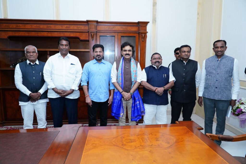 Hyderabad, July 13: Telangana Chief Minister A. Revanth Reddy met Kishor Makwana, Chairperson of the National Commission for Scheduled Castes (NCSC), and outlined the state government's initiatives for the welfare and empowerment of Scheduled Castes. The Chief Minister said the government has taken significant steps to eliminate caste discrimination among students. He stated that Young India Integrated Residential Schools are being constructed on 25 acres in every Assembly constituency, with efforts underway to make them operational from the next academic year. He said the government has also established Telangana Public Schools to provide education from Nursery to Class XII, along with breakfast and lunch on campus and transportation facilities for students. He added that the number of Telangana Public Schools is being increased, particularly in the Core Urban Region. Revanth Reddy said the state is providing Scheduled Castes with opportunities exceeding their proportion in the population and has ensured representation for SCs in key positions in politics and other sectors. He also noted that the government is implementing **SC sub-classification**. The Chief Minister urged the NCSC Chairperson to facilitate greater support and assistance from the Central Government for the welfare and development of Scheduled Castes in Telangana. Pic: Style Photo Service