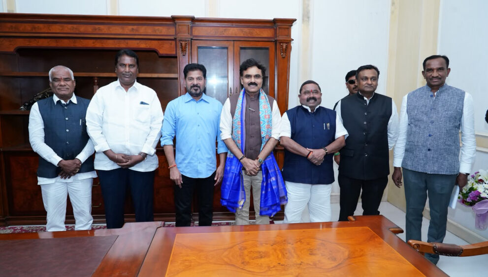 Hyderabad, July 13: Telangana Chief Minister A. Revanth Reddy met Kishor Makwana, Chairperson of the National Commission for Scheduled Castes (NCSC), and outlined the state government's initiatives for the welfare and empowerment of Scheduled Castes. The Chief Minister said the government has taken significant steps to eliminate caste discrimination among students. He stated that Young India Integrated Residential Schools are being constructed on 25 acres in every Assembly constituency, with efforts underway to make them operational from the next academic year. He said the government has also established Telangana Public Schools to provide education from Nursery to Class XII, along with breakfast and lunch on campus and transportation facilities for students. He added that the number of Telangana Public Schools is being increased, particularly in the Core Urban Region. Revanth Reddy said the state is providing Scheduled Castes with opportunities exceeding their proportion in the population and has ensured representation for SCs in key positions in politics and other sectors. He also noted that the government is implementing **SC sub-classification**. The Chief Minister urged the NCSC Chairperson to facilitate greater support and assistance from the Central Government for the welfare and development of Scheduled Castes in Telangana. Pic: Style Photo Service