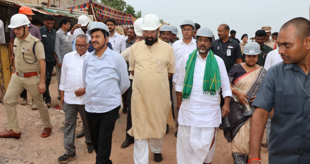Deputy Chief Minister Mallu Bhatti Vikramarka on Thursday inspected the progress of the Sitarama Lift Irrigation Project tunnel works in Khammam district along with Irrigation Minister N. Uttam Kumar Reddy and Revenue Minister Ponguleti Srinivasa Reddy. During the inspection, the Deputy Chief Minister reviewed the ongoing construction works and directed officials to maintain high quality standards while ensuring timely completion of the project. Bhatti Vikramarka said the State Government is committed to completing the Sitarama Project at the earliest to provide irrigation water to farmers' fields. He said the government is continuously monitoring the execution of the project to ensure that every component is completed with speed and quality. He reiterated that expediting the Sitarama Project remains a key priority of the government to strengthen irrigation facilities and improve agricultural productivity in the region.