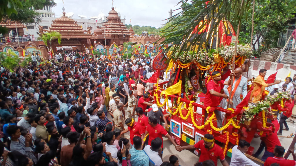 Devotees enthusiastically participate in the annual Shree Jagannath Rath Yatra at the Shree Jagannath Temple, Road No. 12, Banjara Hills, on Thursday. The grand procession of Lord Jagannath, Balabhadra and Devi Subhadra was held amid tight security arrangements by the Hyderabad Police.